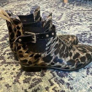 Halogen waterproof booties